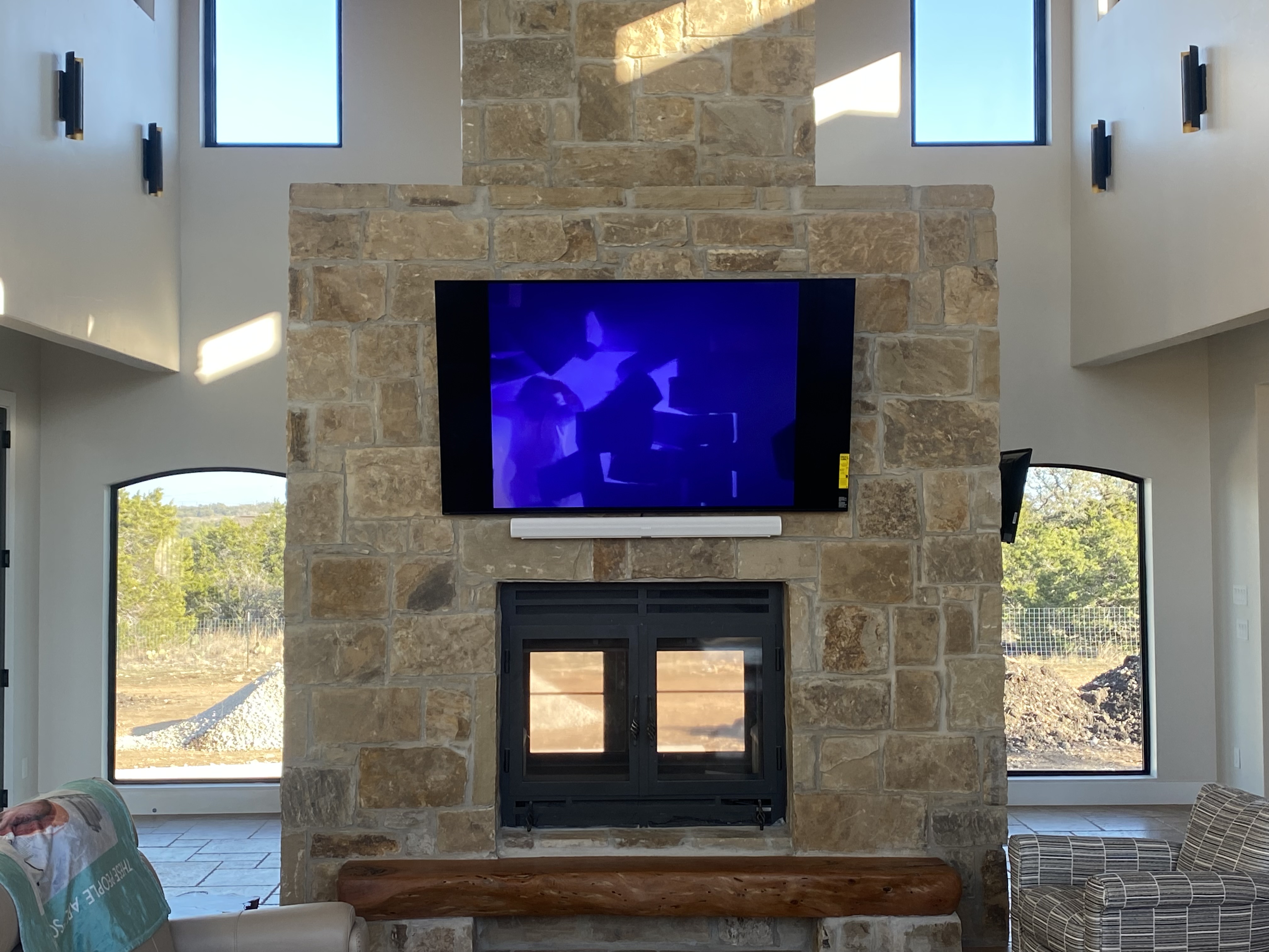 Sonos Arc soundbar installation below TV